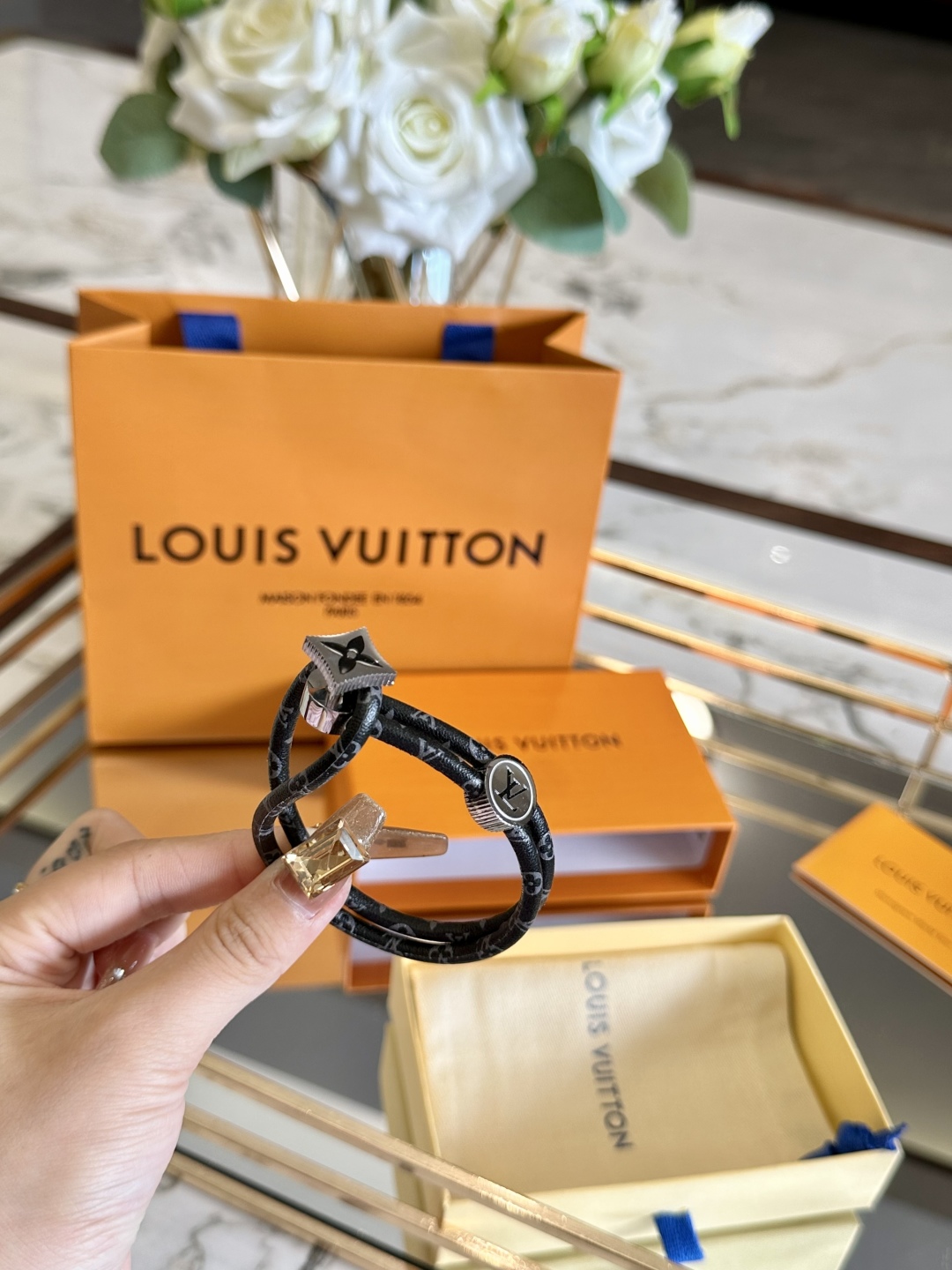 LV jewelry model 28